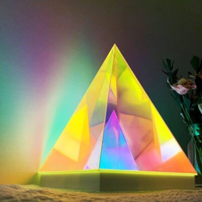 Lampe Pyramide Infini - lampe originale à poser - deco scientifique