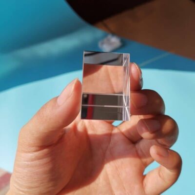 Prisme Triangulaire Lumineux en Cristal de Couleur Arc en Ciel - Objet Déco Insolite - deco scientifique
