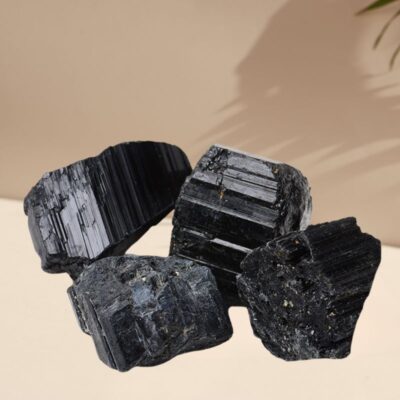 Pierre Tourmaline Noire Brute - Pierres et Minéraux - Science Labs