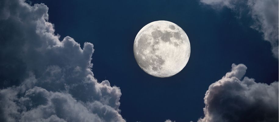 Pourquoi la lune n'est pas une planète ?