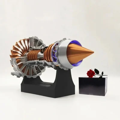 Straalmotor model TR900 turbofan in doorsnede