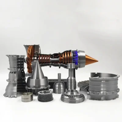 Straalmotor model TR900 turbofan in doorsnede